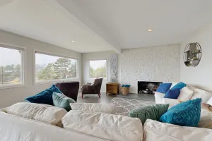 Image of Spectacular Dog-Friendly Home w\/Panoramic Views, Free WiFi, Game Room, Yard