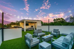 Image of Luxury Mid Century Modern★Rooftop★Near Everything!