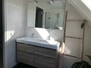 Image of Modern Lodge With Combi Microwave