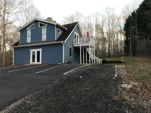 Image of Lovely Guest House ~ Lakepoint ~ Lake Allatoona ~ Red Top Mountain