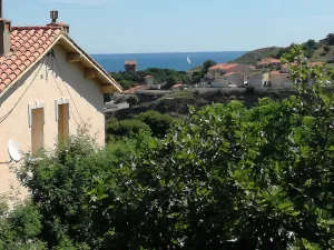 Image of T2, sea view and parking.