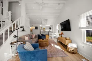 Image of * Gorgeous Loft Style House w\/ Luxury, Charm, & Comfort *