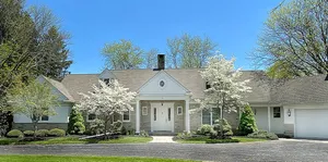 Image of Exquisite, first floor stone ranch Gettysburg large kitchen\/living area - quiet