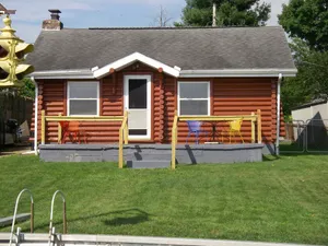 Image of Log Cabin Waterfront getaway at Buckeye Lake featured in the 2019 Tour of Homes