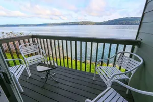 Image of Sq Orca Oasis