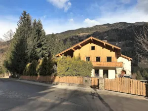 Image of Large group house with cosy bar and large garden