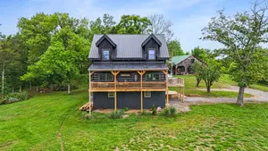 Image of Rustic & private log cabin in East Tennessee (dogs allowed!)