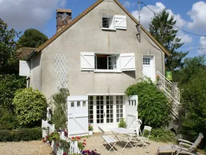 Image of Charming Cottage with Garden, Near Hiking Trails and Historical Sites