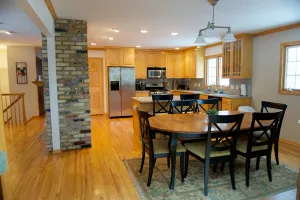 Image of 5 bdrm house w\/HOT TUB across from Moore Lake Park
