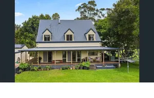 Image of Charming 5 bed cottage with fire place and spa