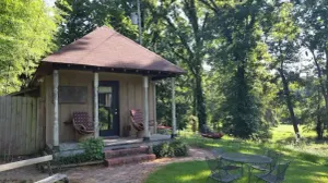 Image of Cottage on riverbank one mile from Clarksdale in gated community