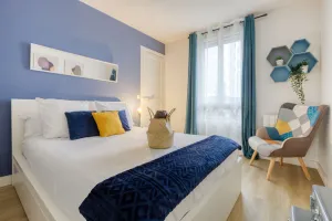 Image of 4-person apartment \/ Subway and train station 5 minutes \/ Parking \/ Self-check-in