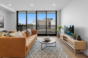 Image of Modern Apartment on Burgundy precinct & Parklands