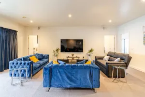 Image of Huge 4BR Pool Table & 75" TV