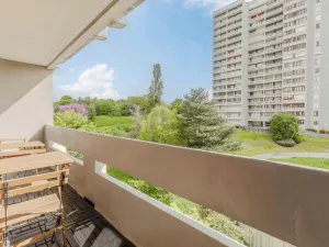 Image of Studio with balcony near Paris