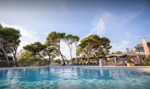 Image of LA PERLE DU GOLF -Magnifique Vue CLIM LINGE Golf Saumane 6P Piscine Tennis