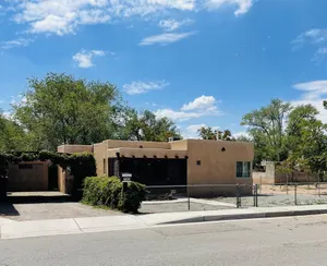 Image of Vintage charm vacation home with modern comforts near Old Town