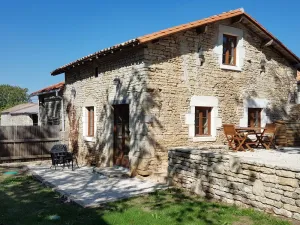 Image of Old Atelier Gite: 4-Star Old Stone Cottage with Private Garden and Free Wi-Fi