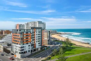 Image of Stylish beach side studio, CBD