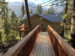 Image of Stunning New Girdwood Home Minutes from Alyeska