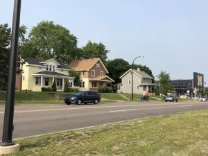 Image of By The Big House in Ann Arbor, 3 bed\/1.5 bath with parking, 1 mile to downtown