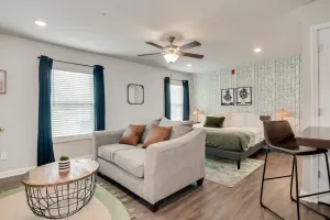 Image of Stylish - The Lynne: Studio w/King Bed +fast Wi-Fi