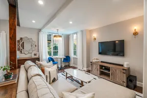 Image of Amazing Apartment attached to historic home in Pasadena!