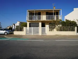 Image of Chalet individuel 6-7 pers avec barbecue, terrasse, parking, animaux admis à Gruissan - FR-1-784-18