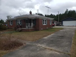 Image of Peaceful and serene farm house on 10 acres