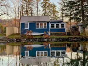 Image of ✨Priest Cottage🏡 Lakeside 🌲 Canoe 🛶 Fishing 🎣 Grill