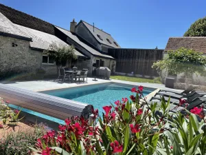 Image of 2 character gîtes, swimming pool, Châteaux de la Loire, 6 bedrooms 4SDBWC, 12 pers.