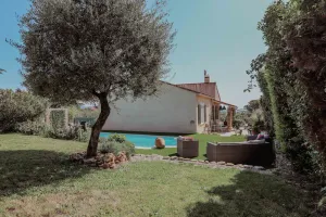Image of L'abeliano - House With Pool Near Uzs