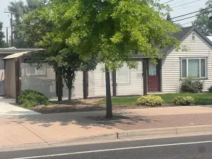 Image of Cute Bungalow w\/ garage Downtown Redmond - 4 guests