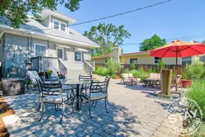 Image of Olive Gate Guest House-Chic and Updated, Just Two Blocks to Downtown!