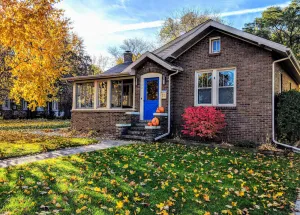 Image of Modern 1920's Bungalow ~ 5 Minutes from Lambeau Field
