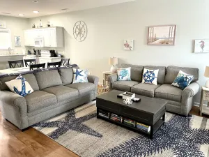 Image of Newly renovated, clean & spacious condo