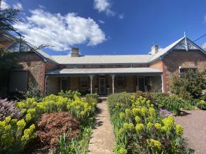 Image of ‘Margaret Villa’ Circa 1890- gateway to the Southern Flinders Ranges!