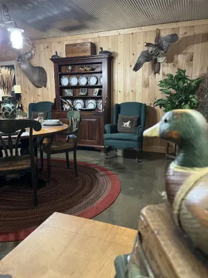 Image of 4-bedroom vacation home steps to Reelfoot Lake