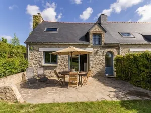 Image of Cozy XVIIIth Century Farmhouse with Modern Amenities, Electric Car Charger, Near Guérande