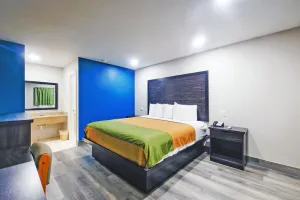 Image of King Room with Kitchenette, Free Breakfast, and Parking!