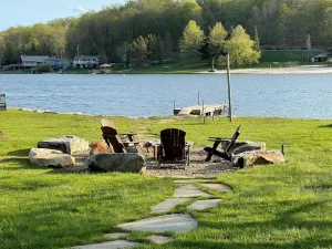 Image of Lakefront 4 Bedroom 2.5 Bath Hot Tub, Firepit, Dock, Deck and great backyard