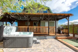 Image of 2 miles to downtown Whiskey Row! Cozy Boulder Cabin is family friendly with spa!