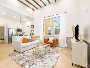 Image of Iconic Morris Ave condo retreat sleeps 6 +rooftop