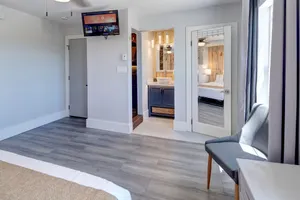 Image of Suite 206 \"The Black Eagle\"