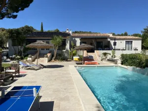 Image of Villa with swimming pool, jacuzzi, large garden 7 minutes from the beaches of Les Lecques