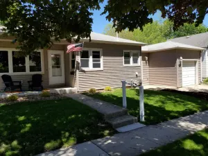 Image of Modern 3-BR Downtown Retreat – Walk to City Beach, Dining, Shops & Nightlife