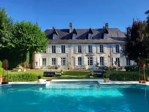 Image of Logis des Tourelles, the Salignac room (3 people)
