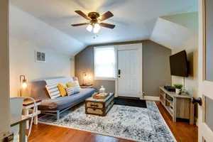 Image of ★ McIver's Cozy Cottage Suite ★ Close to Downtown (Permit #11913034300)