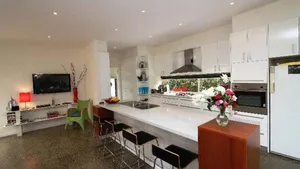 Image of Modern townhouse walking distance to main beach, river & local shops