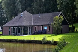 Image of Well furnished home for groups with dishwasher, near water